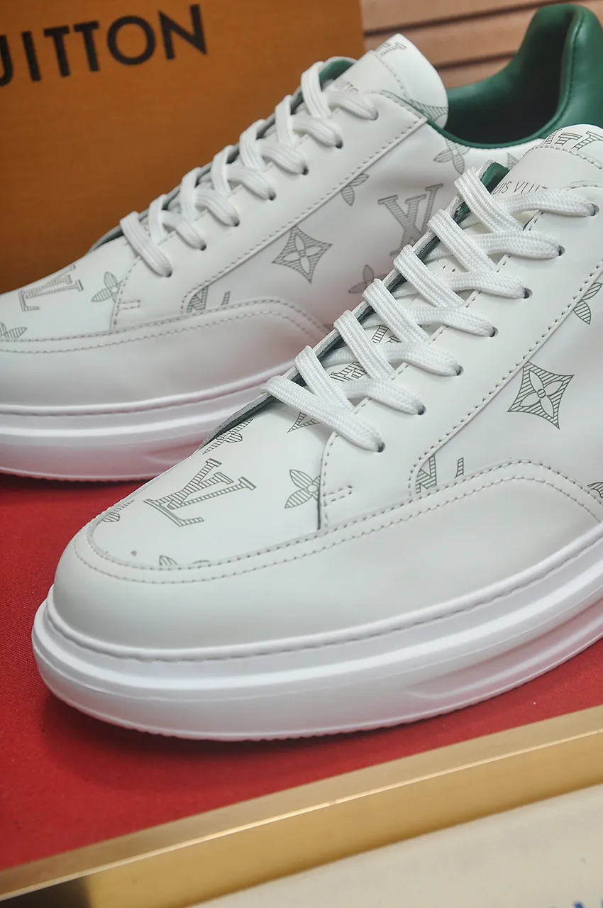 Men's men's shoes 💰640💶Original development, quality shipping, welcome to compare - LV sneaker series sports shoes introduce the loose silhouette of the ready-to-wear series into the spring and summer men's wear shows and make an eye-catching appearance. The cow leather upper is combined with rough fabric laces, and colorful beading highlights the brand's classic elements. LV letters mark the tongue and Monogram floral outsole. Mixed materials Made of top-grain cowhide, thick shoelace design, large Monogram print on the side, mesh lining and cotton feet, the comfort is as extreme as ever, premium heritage, quality first, worth owning! Size: Men’s 38-45 (45 is custom-made and cannot be returned or exchanged)